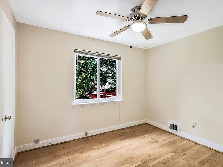 7030 Donna Cir — Photo 14