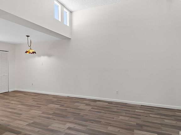 5th image of 1056 Baywood Dr APT B