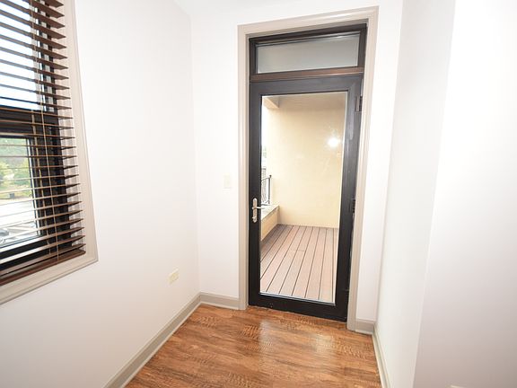 3rd image of 12306 S Harlem Ave #201