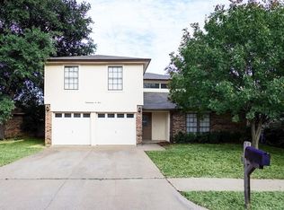 7504 Maplehill Rd, Watauga, TX 76148