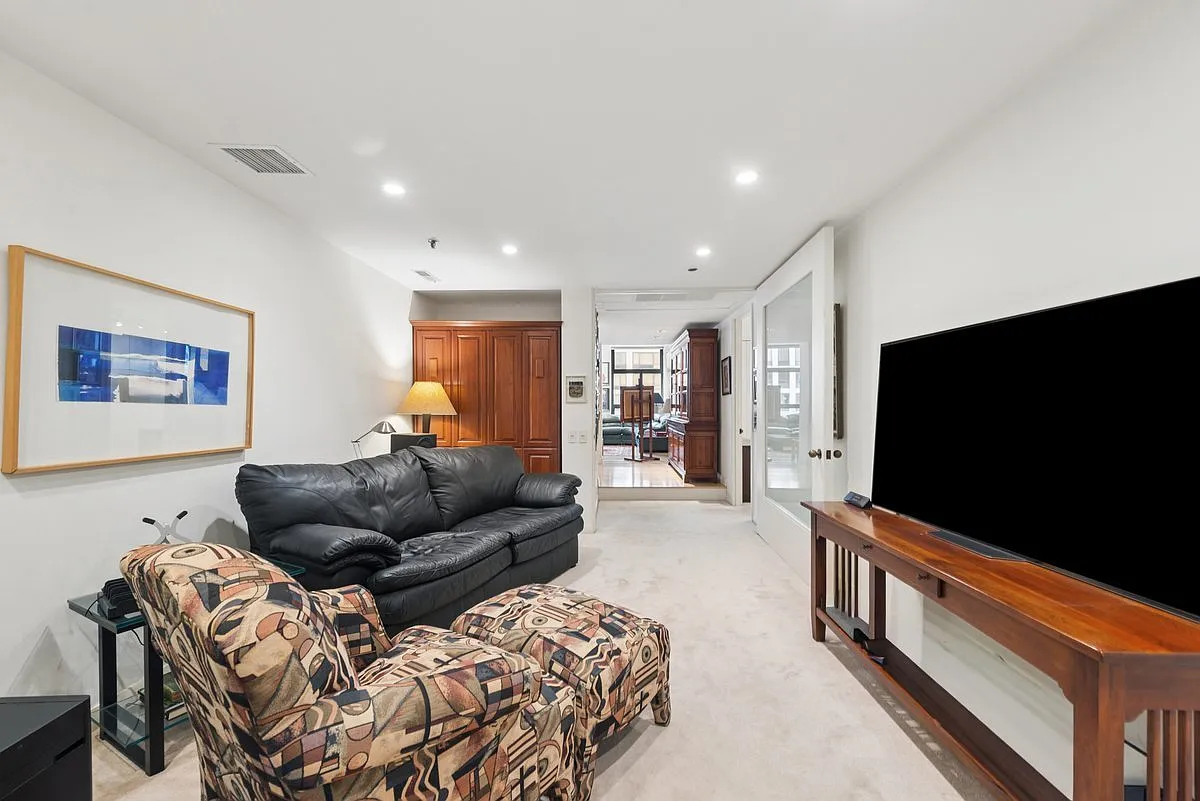 Building Photo - 680 N Lake Shore Dr #1611
