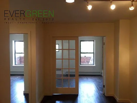 Rented by Evergreen Apartments BK | media 1