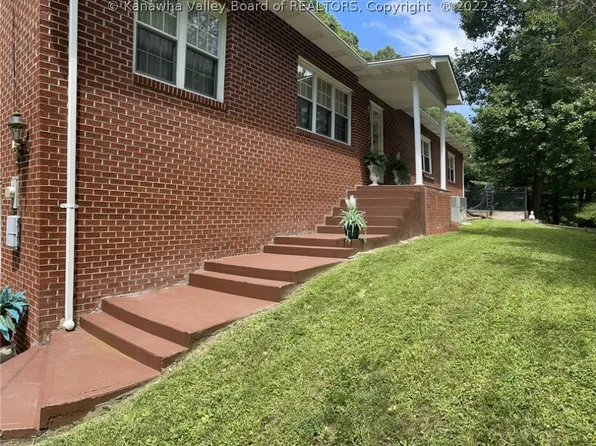 616 Hidden Valley Rd, Chapmanville, WV 25508