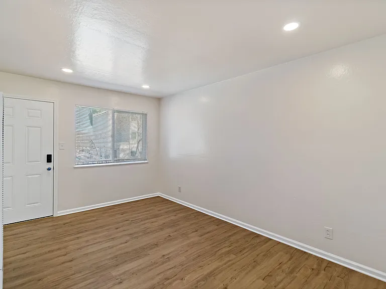 2409 Standard Ave #7 — Photo 14