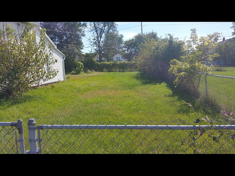 2nd image of 845 Indiana Ave