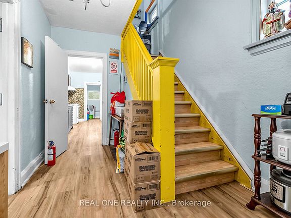4th image of 112 Oxford St