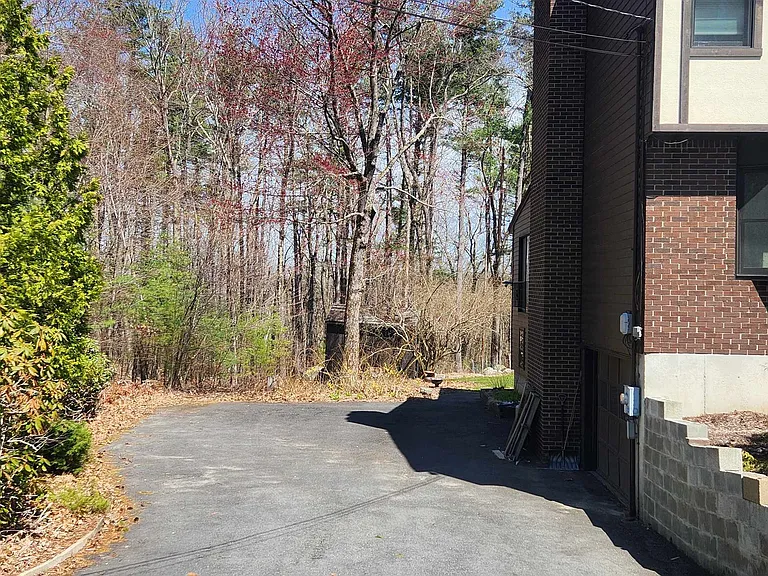 62 Hovey Rd — Photo 17
