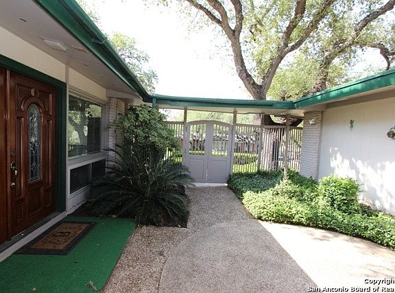 4th image of 1023 Mount Eden Dr