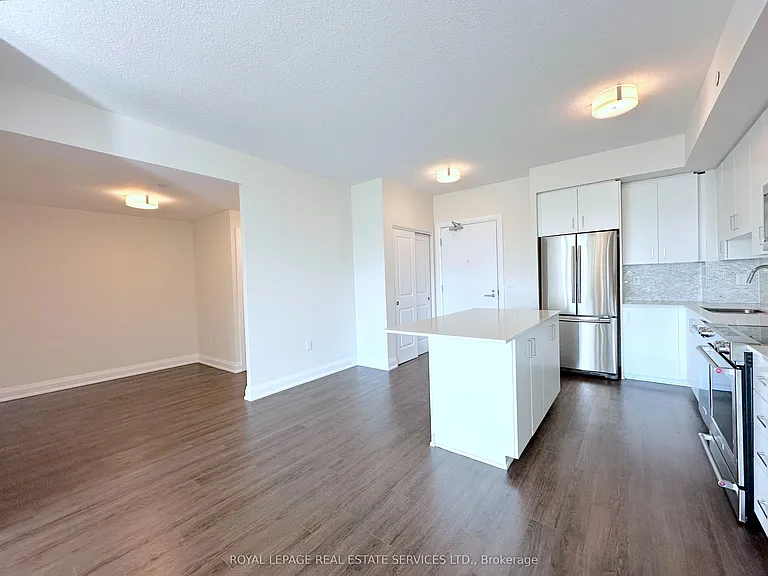 2333 Taunton Rd #209 — Photo 4