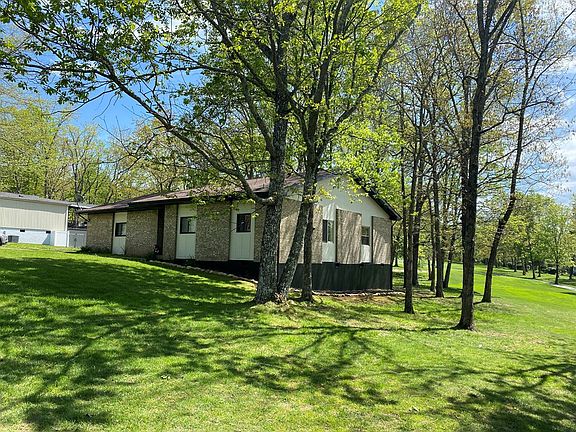 3rd image of 134 Fairway Dr