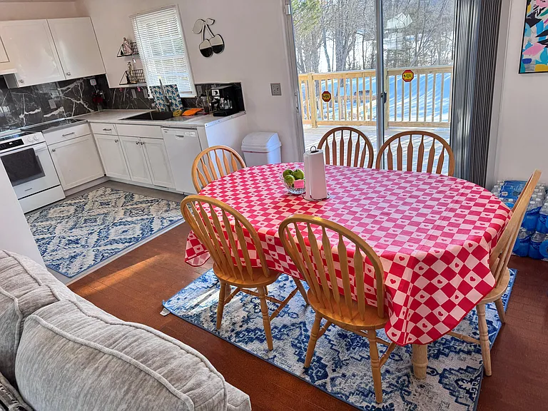 1675 Park Lawn Dr #B — Photo 5