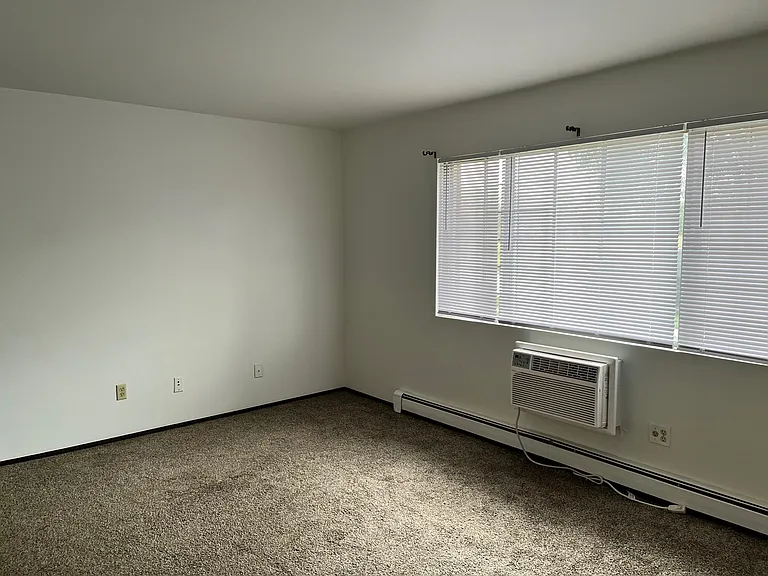 630 E Lincoln Ave — Photo 6