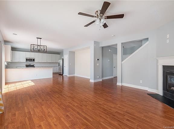 4th image of 10507 Hawick Ct