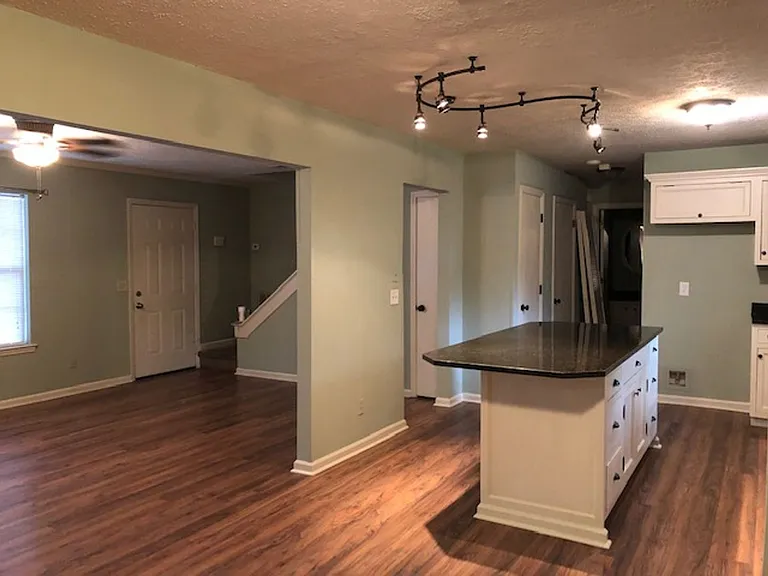 10 Quail Forest Ct — Photo 2