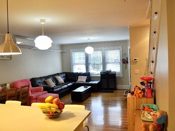 4th image of 2035 32nd St #2