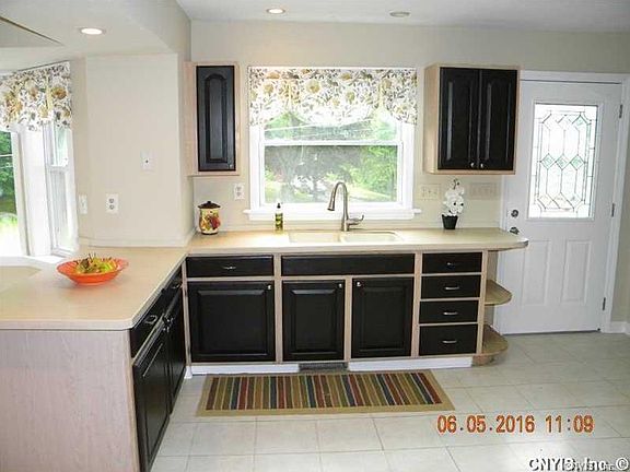3rd image of 101 Kimberly Dr W