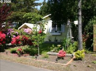 15 Village St, Florence, OR