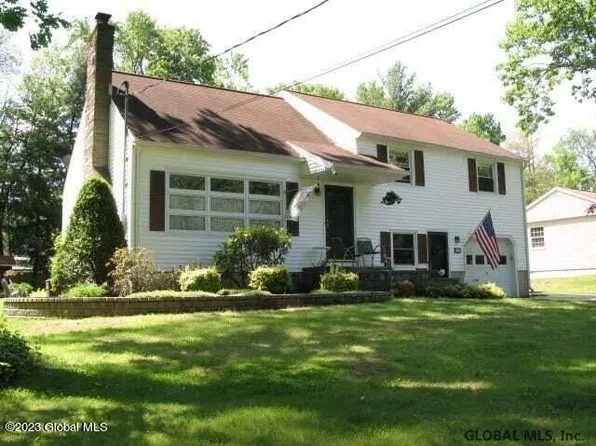 54 Woodside Drive, Burnt Hills, NY 12302
