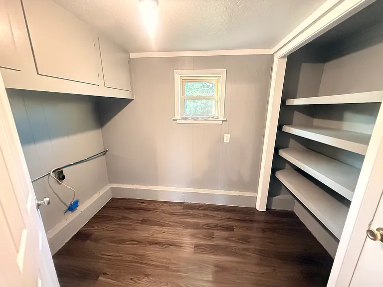 506 W Main St — Photo 8