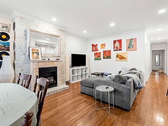 4th image of 617 Massachusetts Ave #1