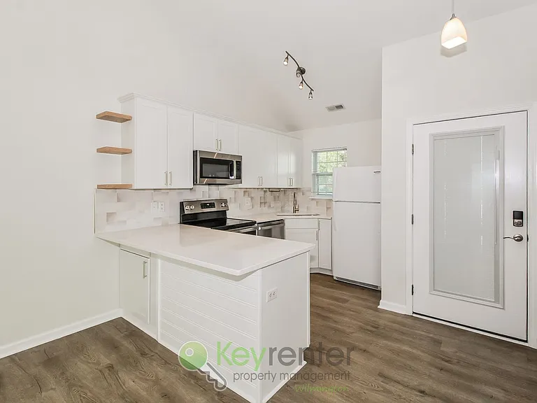 3733 Merestone Dr — Photo 3