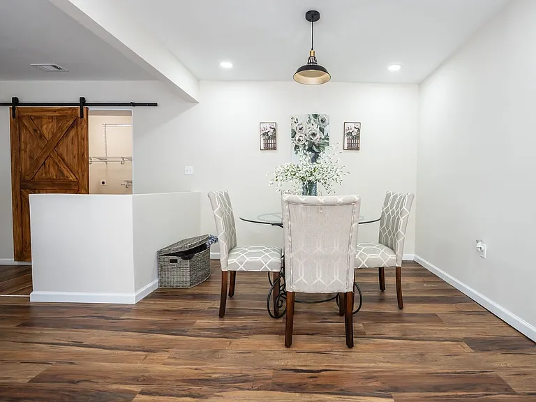 1090 Indale Pl SW — Photo 10