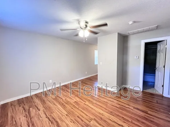 103 W Martin Luther King Jr Blvd #1, Fayetteville, AR 72701