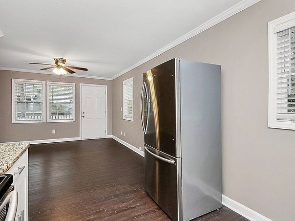 4th image of 2215 Kennesaw Dr