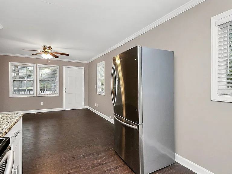 2215 Kennesaw Dr — Photo 4