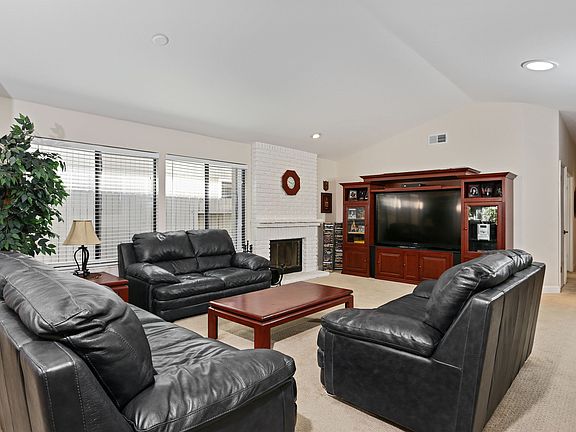 4th image of 1640 Ashford Dr