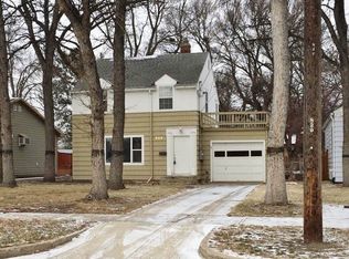 822 4th Ave NW, Minot, ND 58703