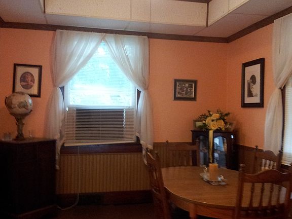 Formal dining room