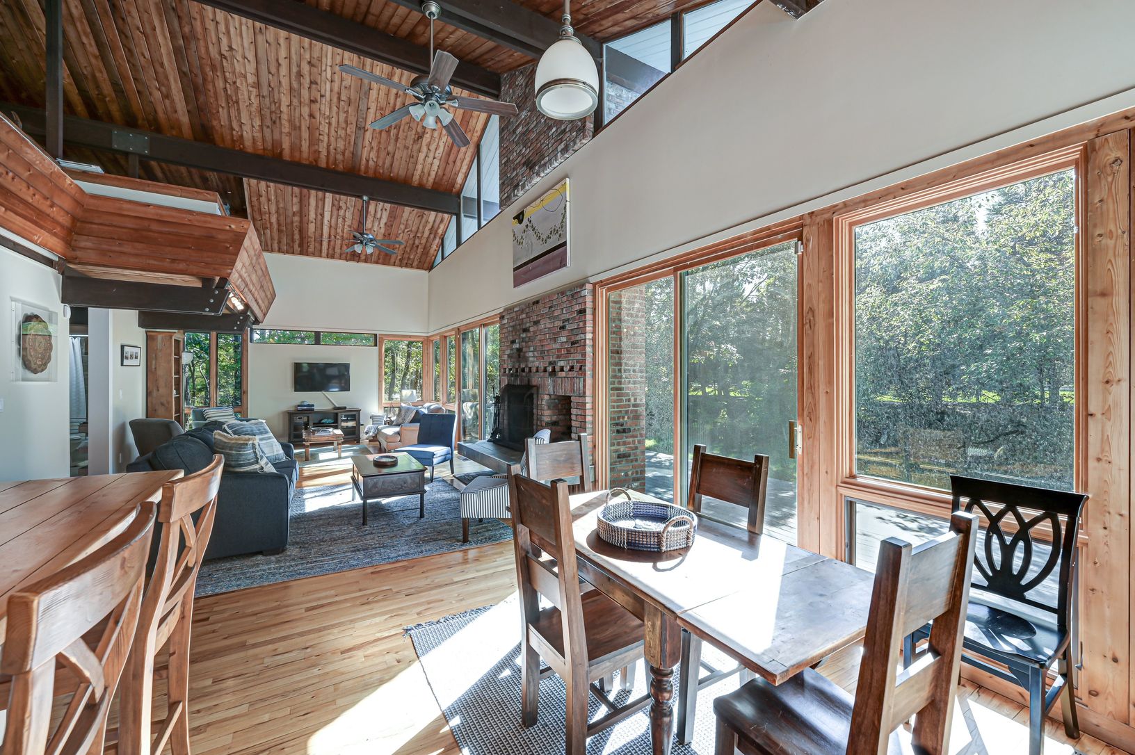  Open Living Areas with Large Doors and Windows
