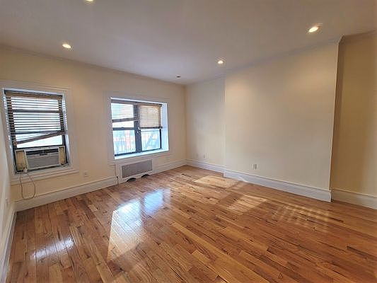 2nd image of 881 10th Ave APT 4F