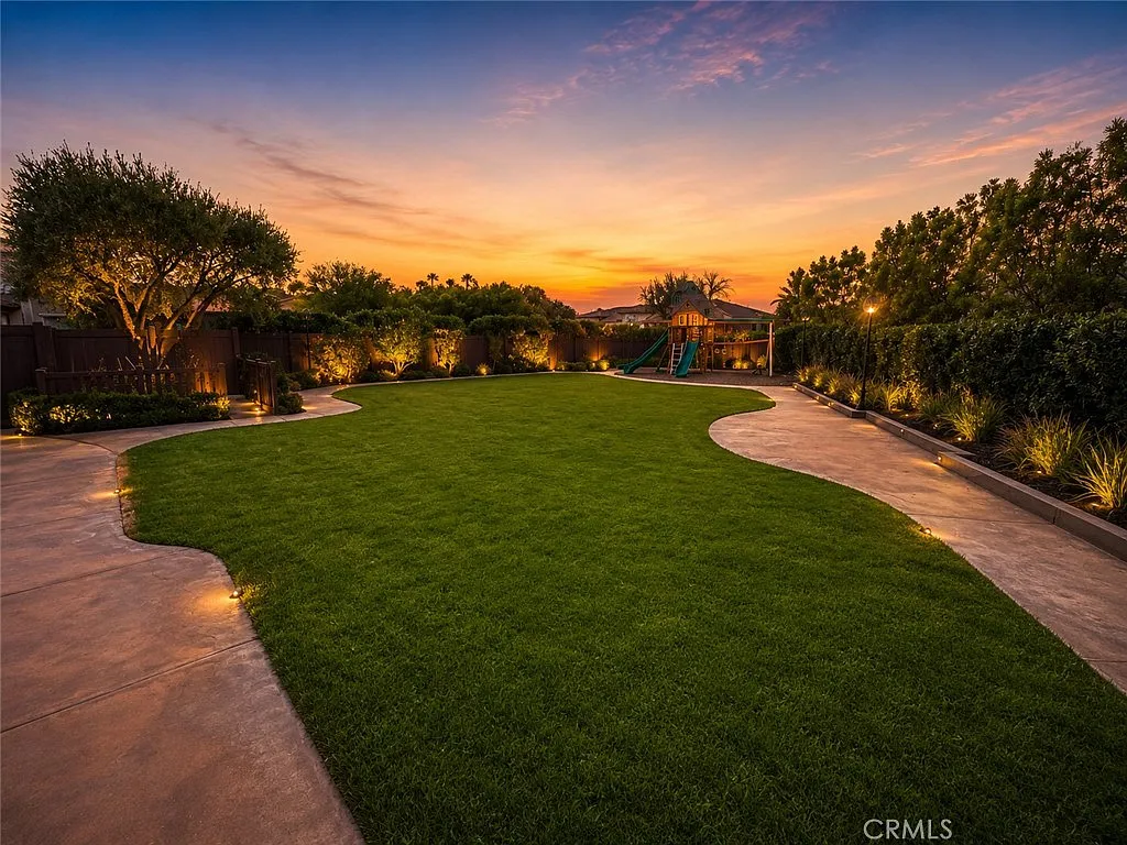 6 bed, 4.5 bath, 4468 sqft, $6,750 — Photo 4