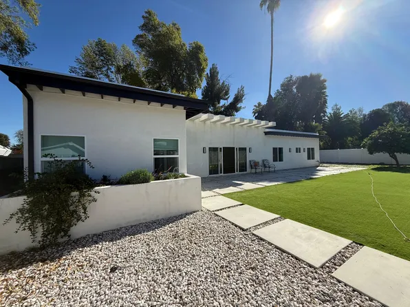 5732 Winnetka Ave, Woodland Hills, CA 91367