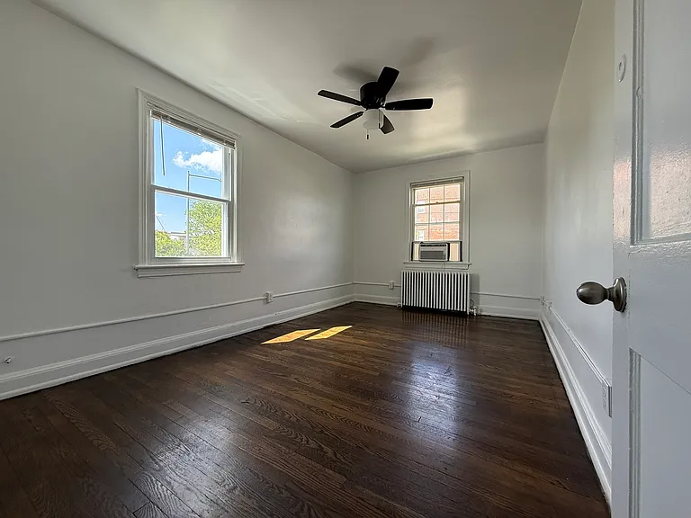 2425 E St NE #4 — Photo 12