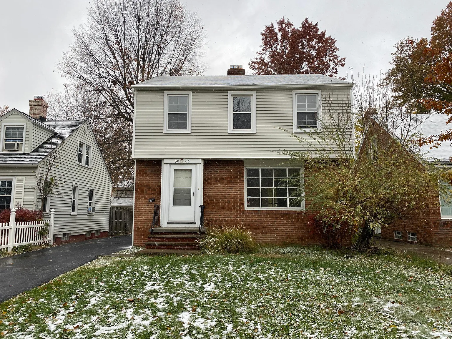 3805 Bainbridge Rd photo 1