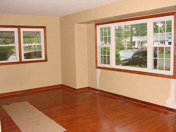 5th image of 512 McDonald Ave #P