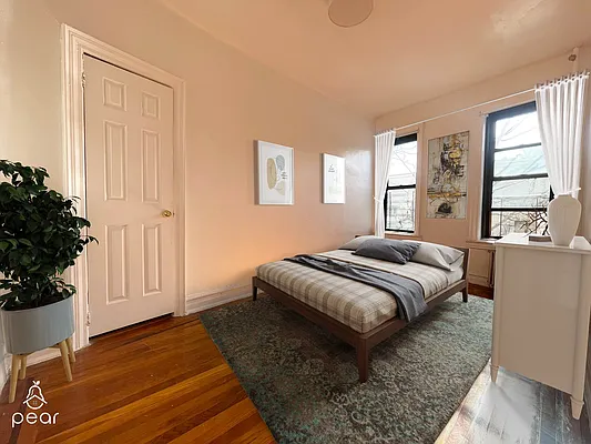 Rented by Pear NYC LLC | media 12