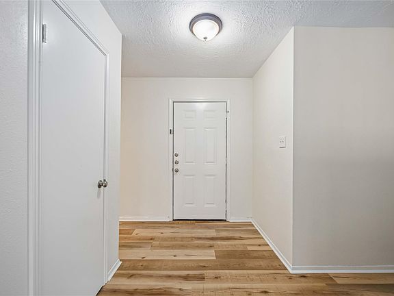 5th image of 1002 Oxborough Dr