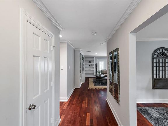 3rd image of 615 Hallie Dr