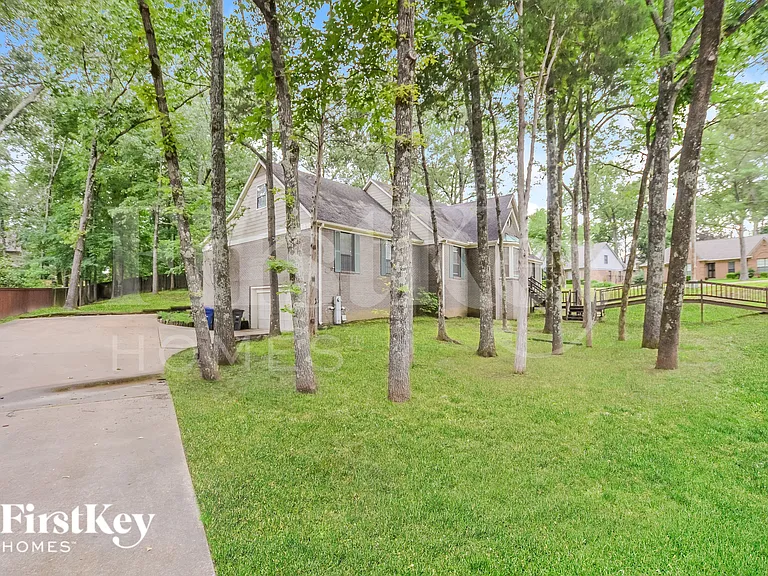 3943 Green Spruce Bnd — Photo 2