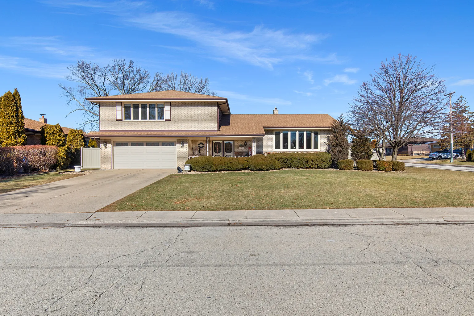 8100 W Gregory St photo 1