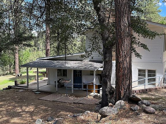 4th image of 1078 E Woodland Dr