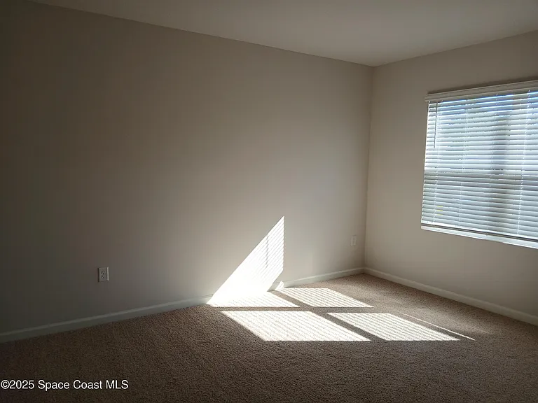1560 Gardenton St NW — Photo 5