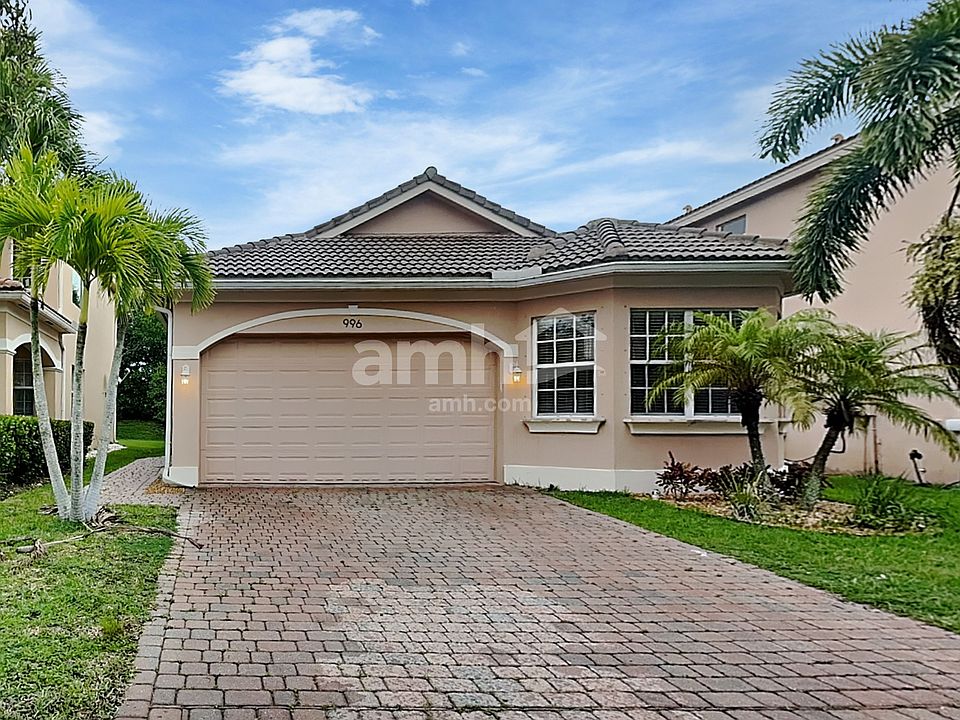 1st image of 996 NW Leonardo Cir