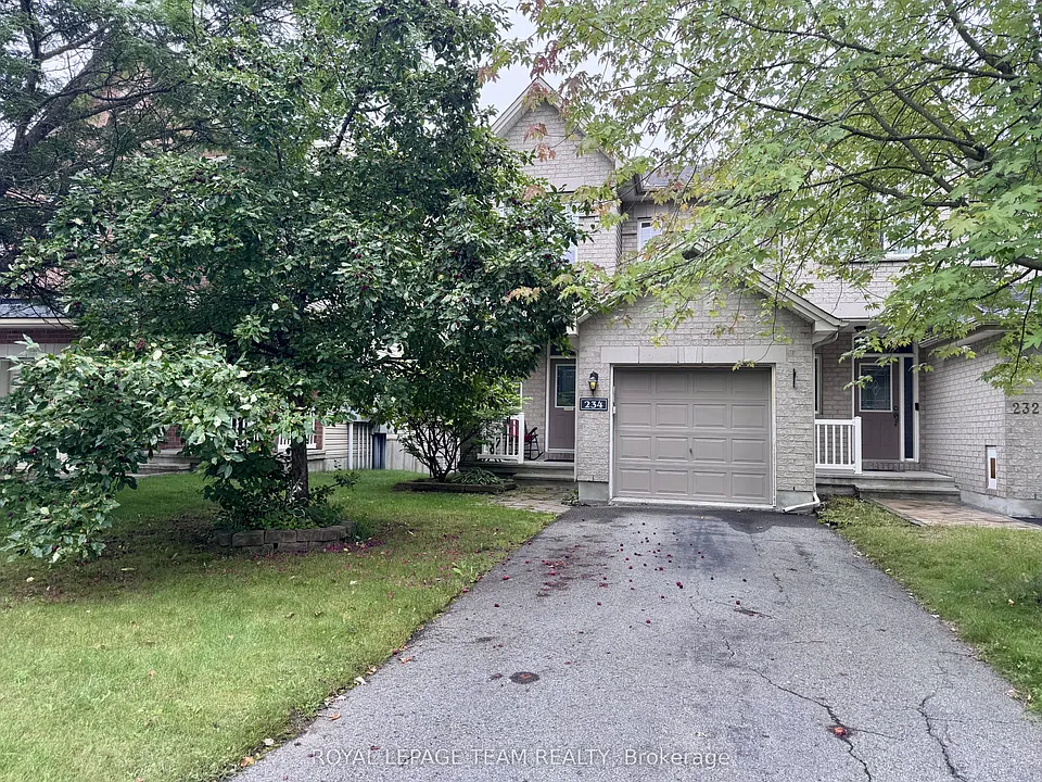 234 Tandalee Cres