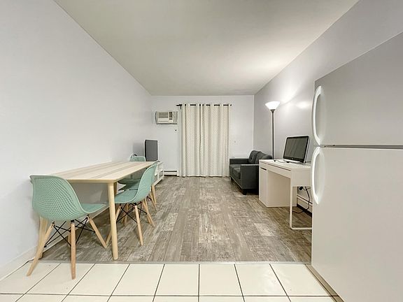 3rd image of 381 Bradley Ave Floor 1