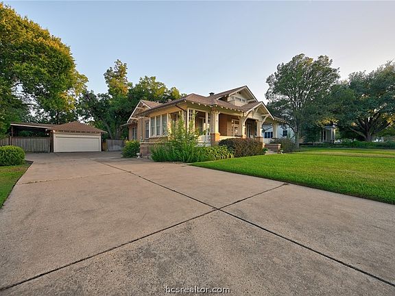 5th image of 409 College Ave
